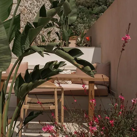 Ninemo Village Bed and breakfast